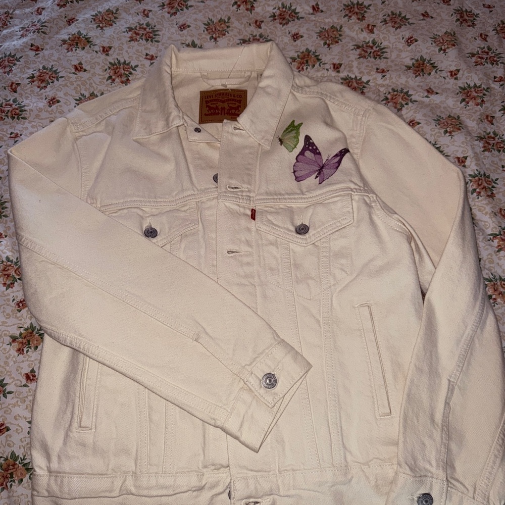 Levi's Cream Denim Shirt Jacket with Brown Leather Logo Patch
